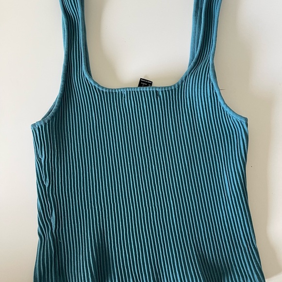 Forever 21 Blue Ribbed Crop Tank Top - Picture 3 of 5